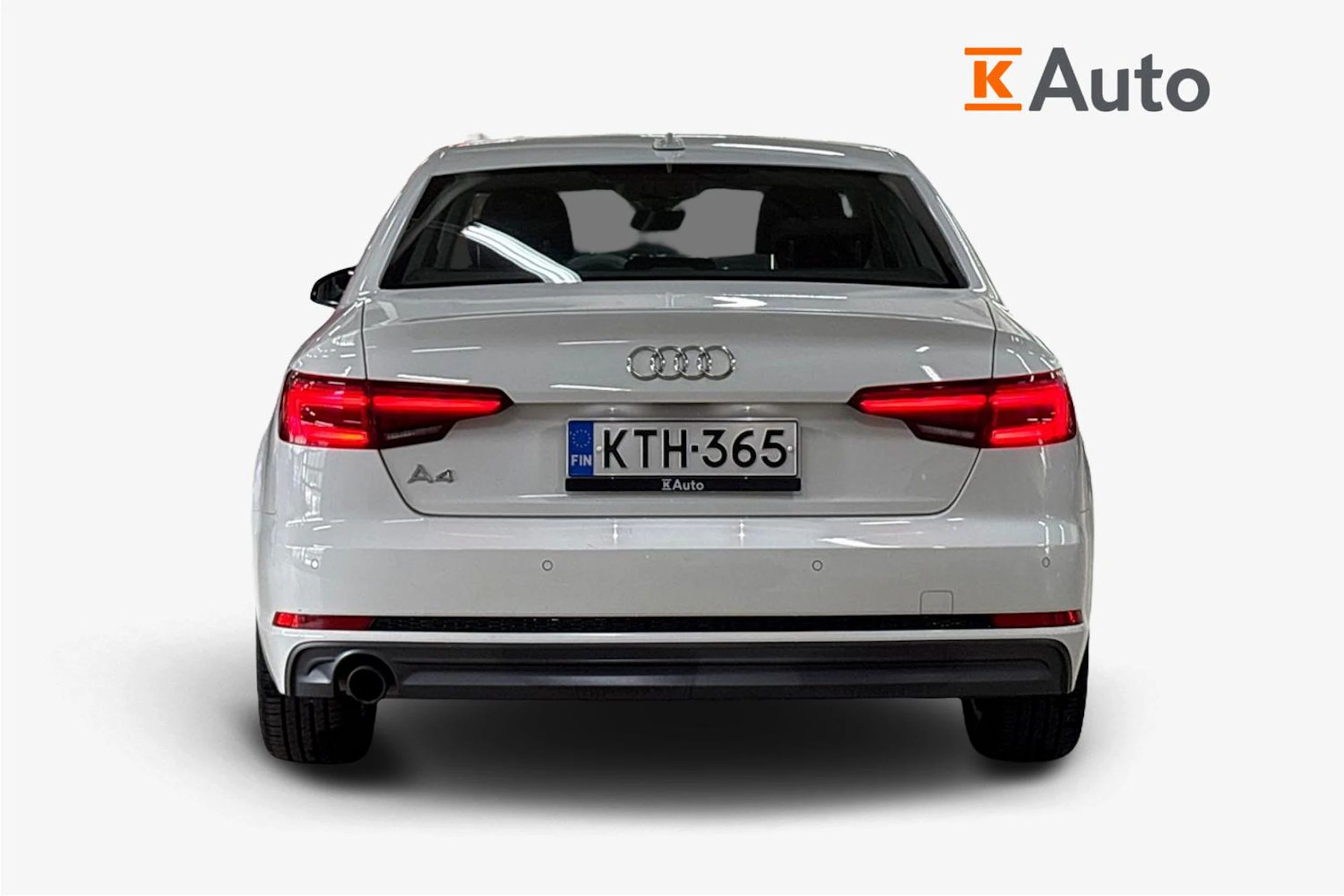 valkoinen Audi A4 2018 kuva 3.