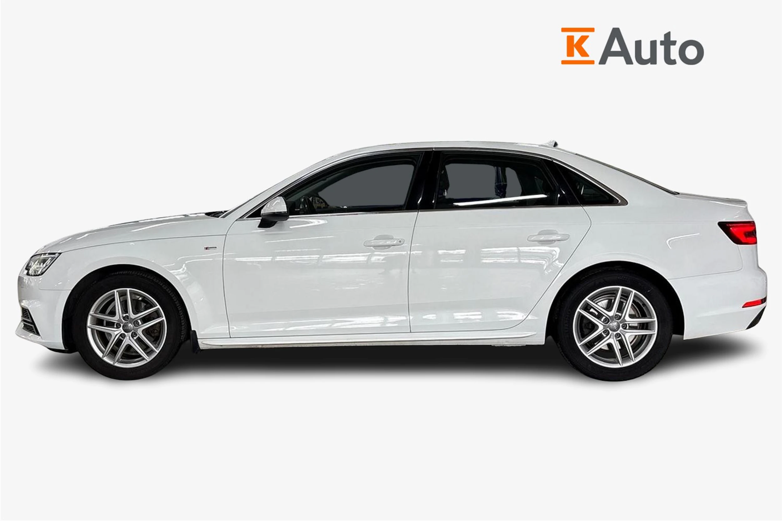 valkoinen Audi A4 2018 kuva 5.