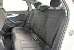 valkoinen Audi A4 2018 kuva 8.