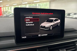 valkoinen Audi A4 2018 kuva 15.