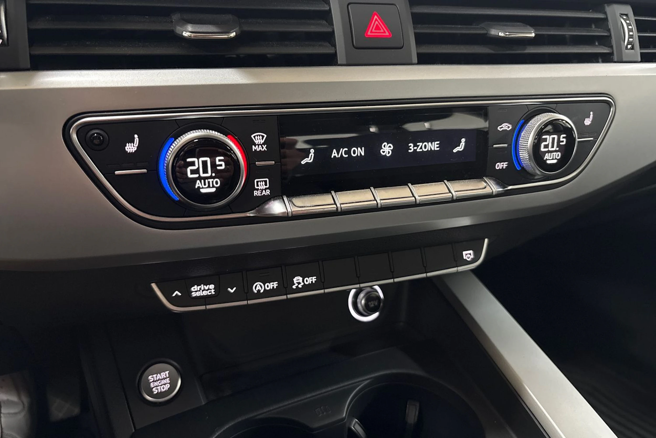valkoinen Audi A4 2018 kuva 19.