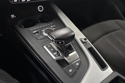 valkoinen Audi A4 2018 kuva 20.