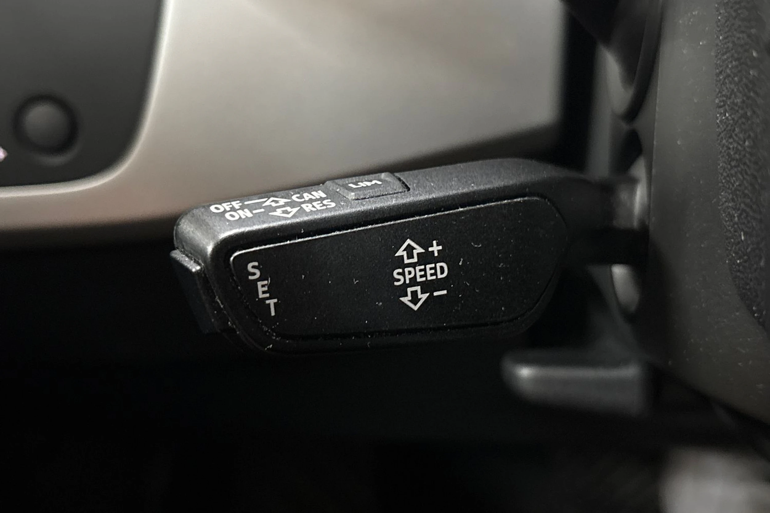 valkoinen Audi A4 2018 kuva 21.
