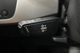 valkoinen Audi A4 2018 kuva 21.
