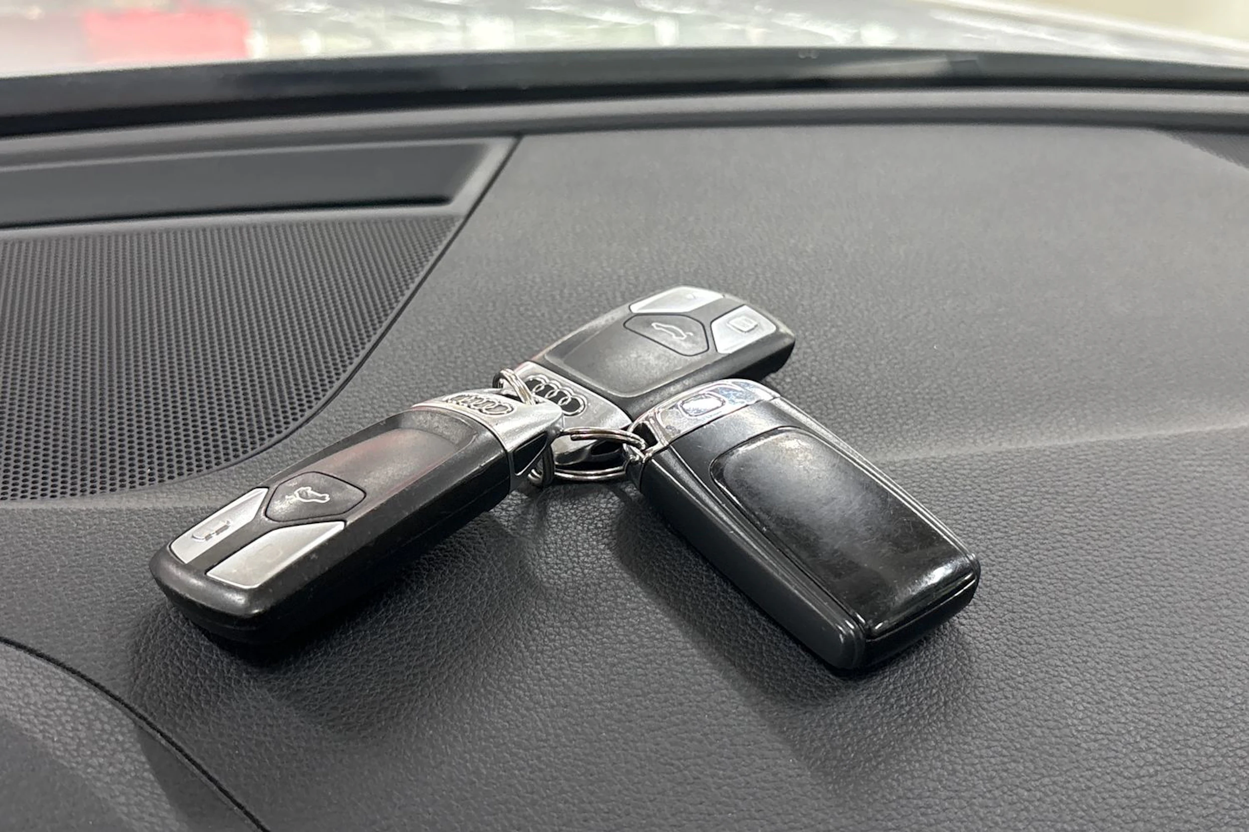 valkoinen Audi A4 2018 kuva 28.