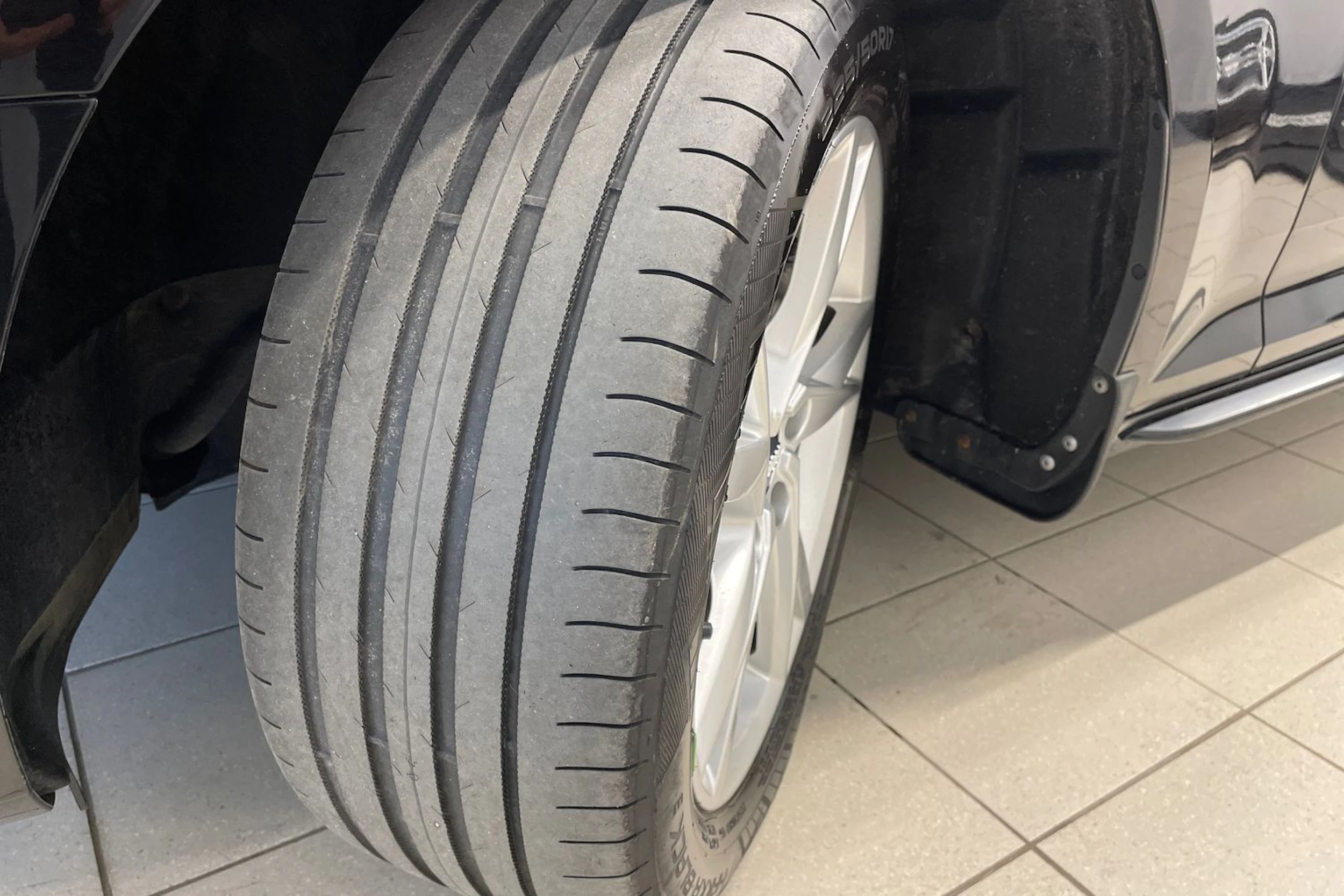 Musta Audi A4 2018 kuva 13.