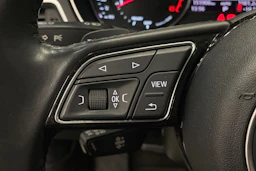 Musta Audi A4 2018 kuva 17.