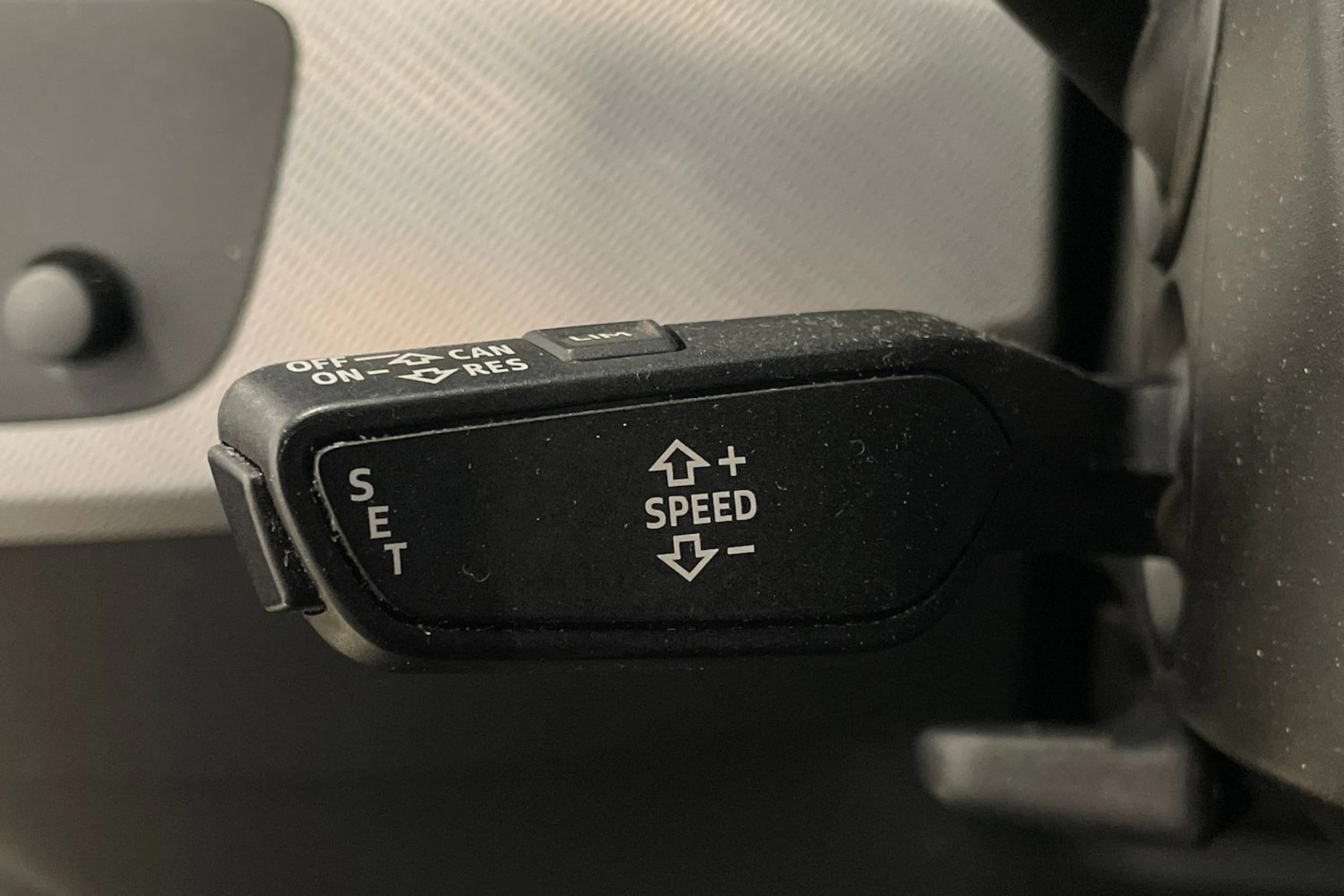 Musta Audi A4 2018 kuva 19.