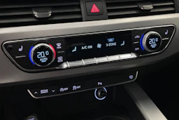 Musta Audi A4 2018 kuva 21.
