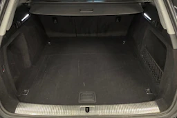 Musta Audi A4 2018 kuva 25.