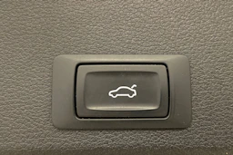 Musta Audi A4 2018 kuva 27.