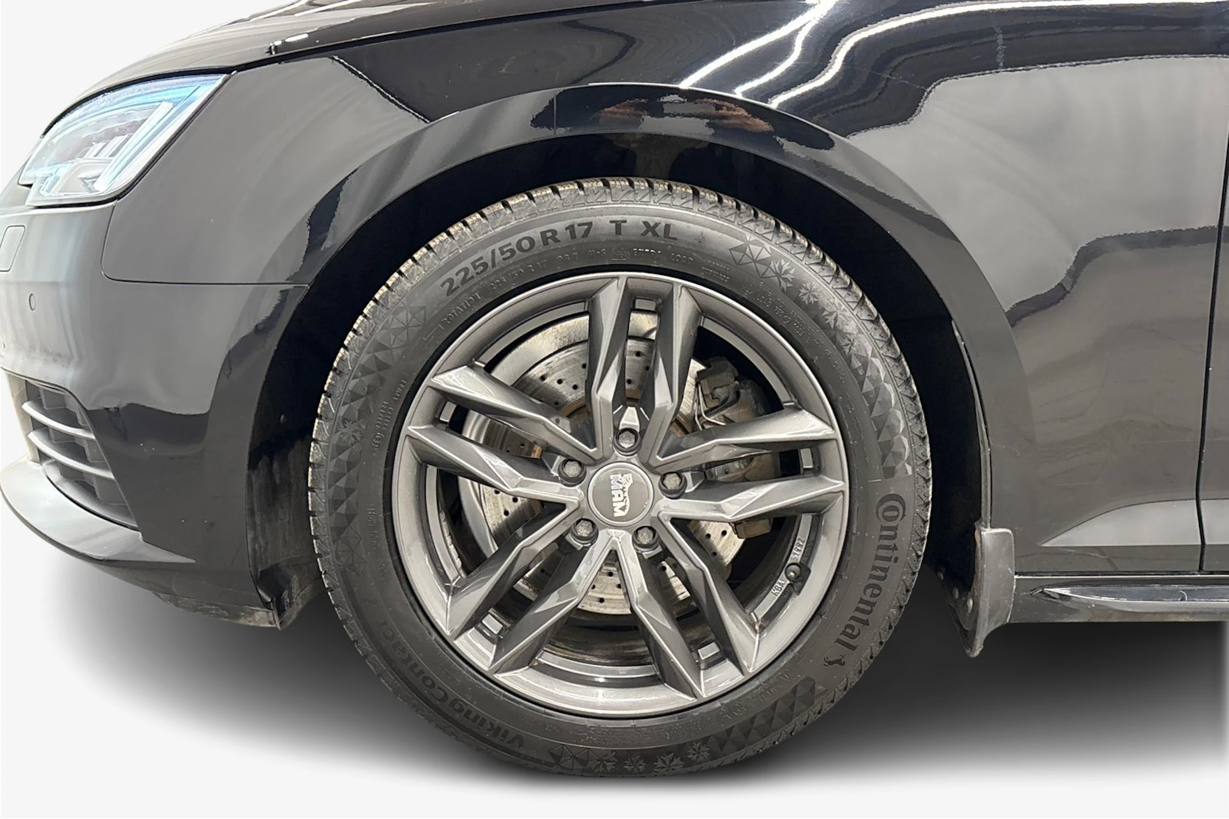 musta Audi A4 2018 kuva 9.