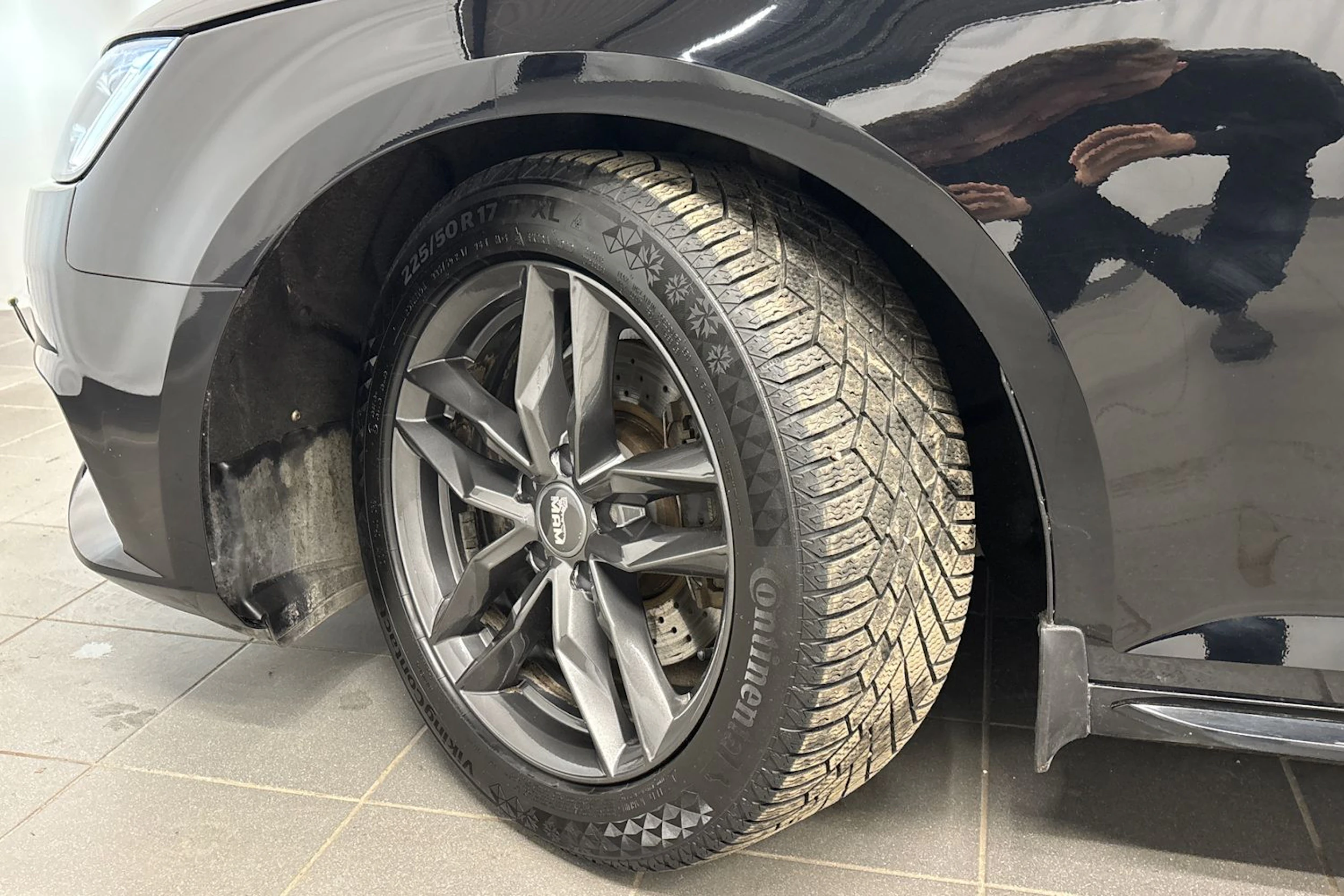 musta Audi A4 2018 kuva 10.