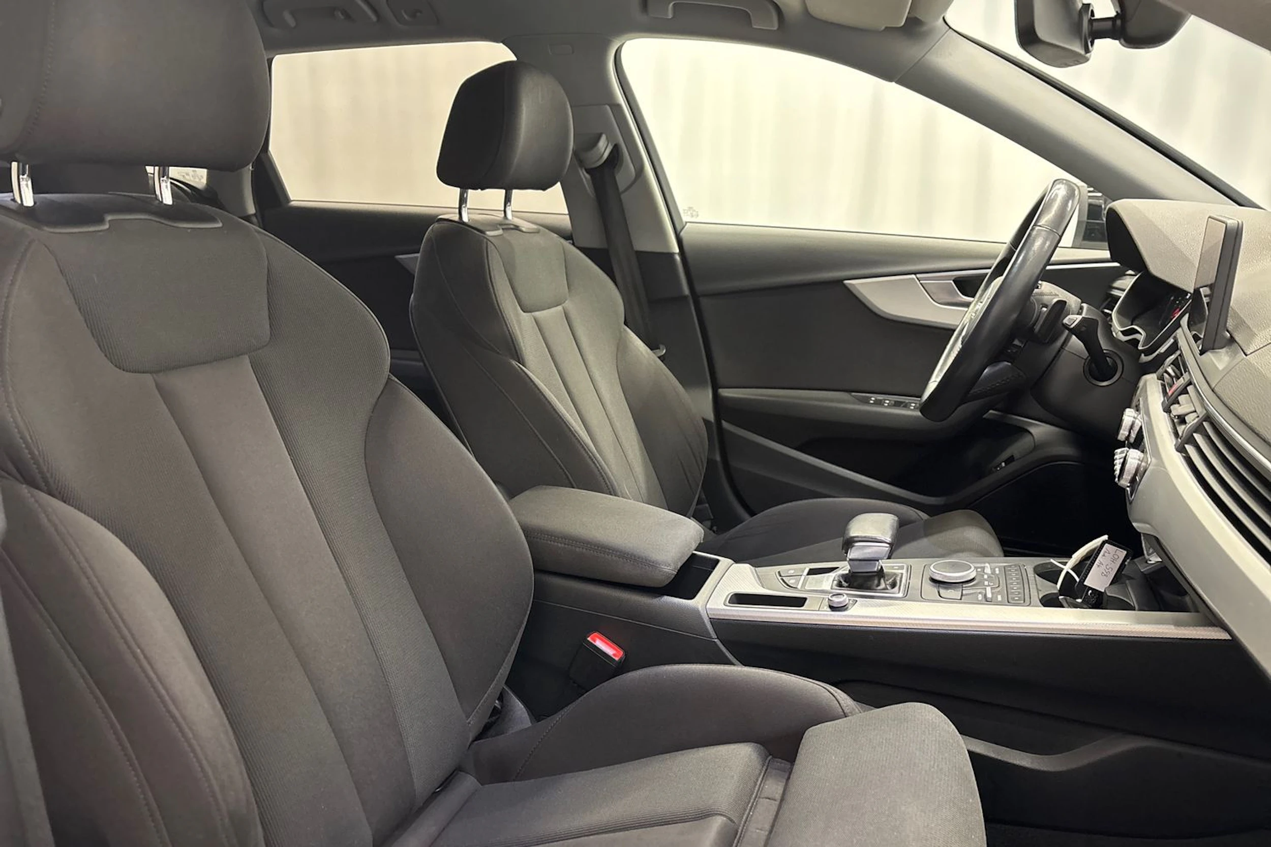 musta Audi A4 2018 kuva 11.