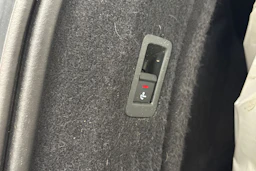 musta Audi A4 2018 kuva 13.