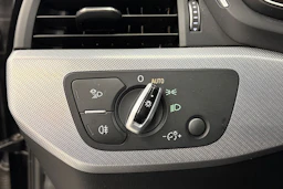 musta Audi A4 2018 kuva 15.