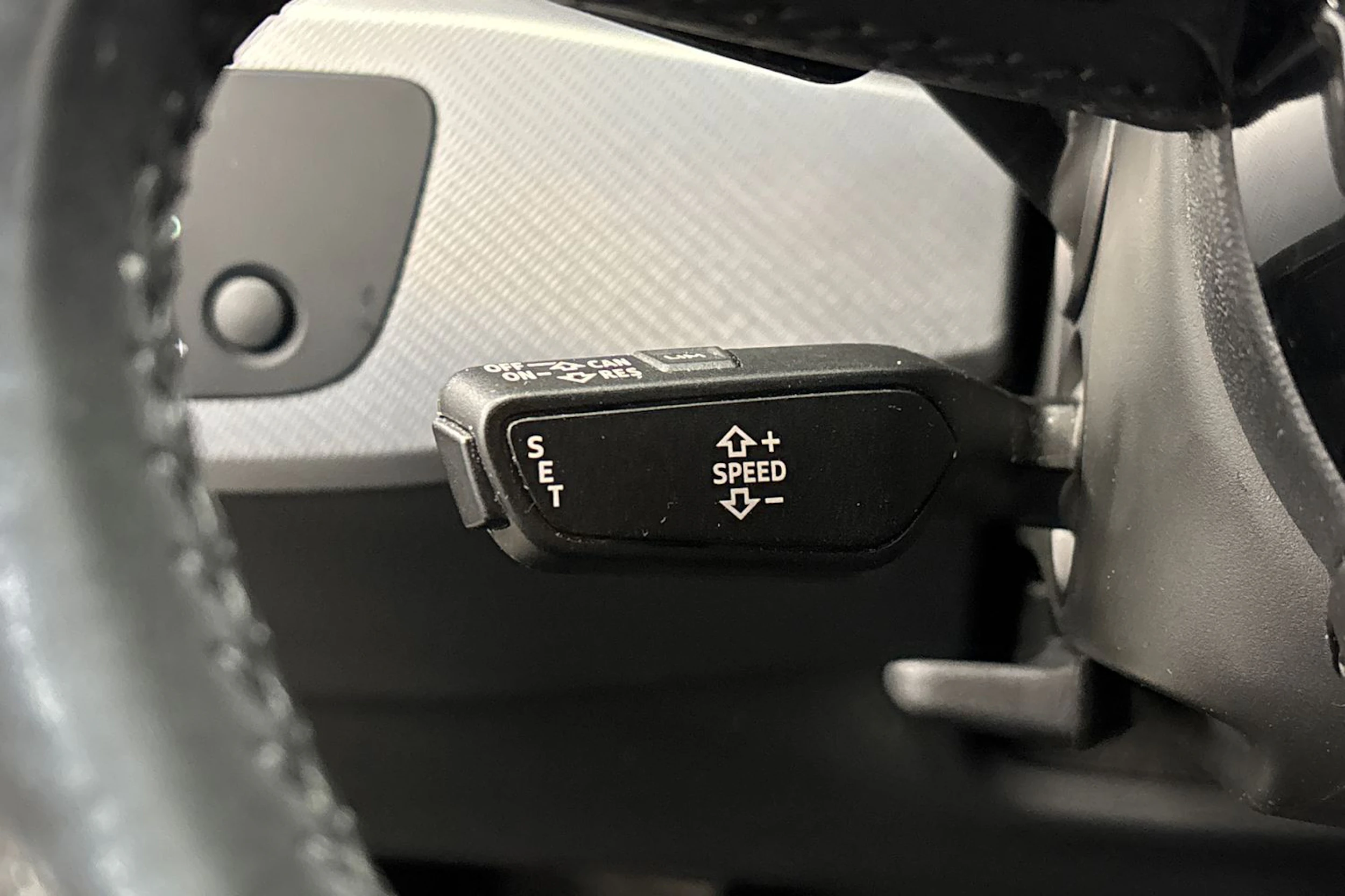 musta Audi A4 2018 kuva 18.