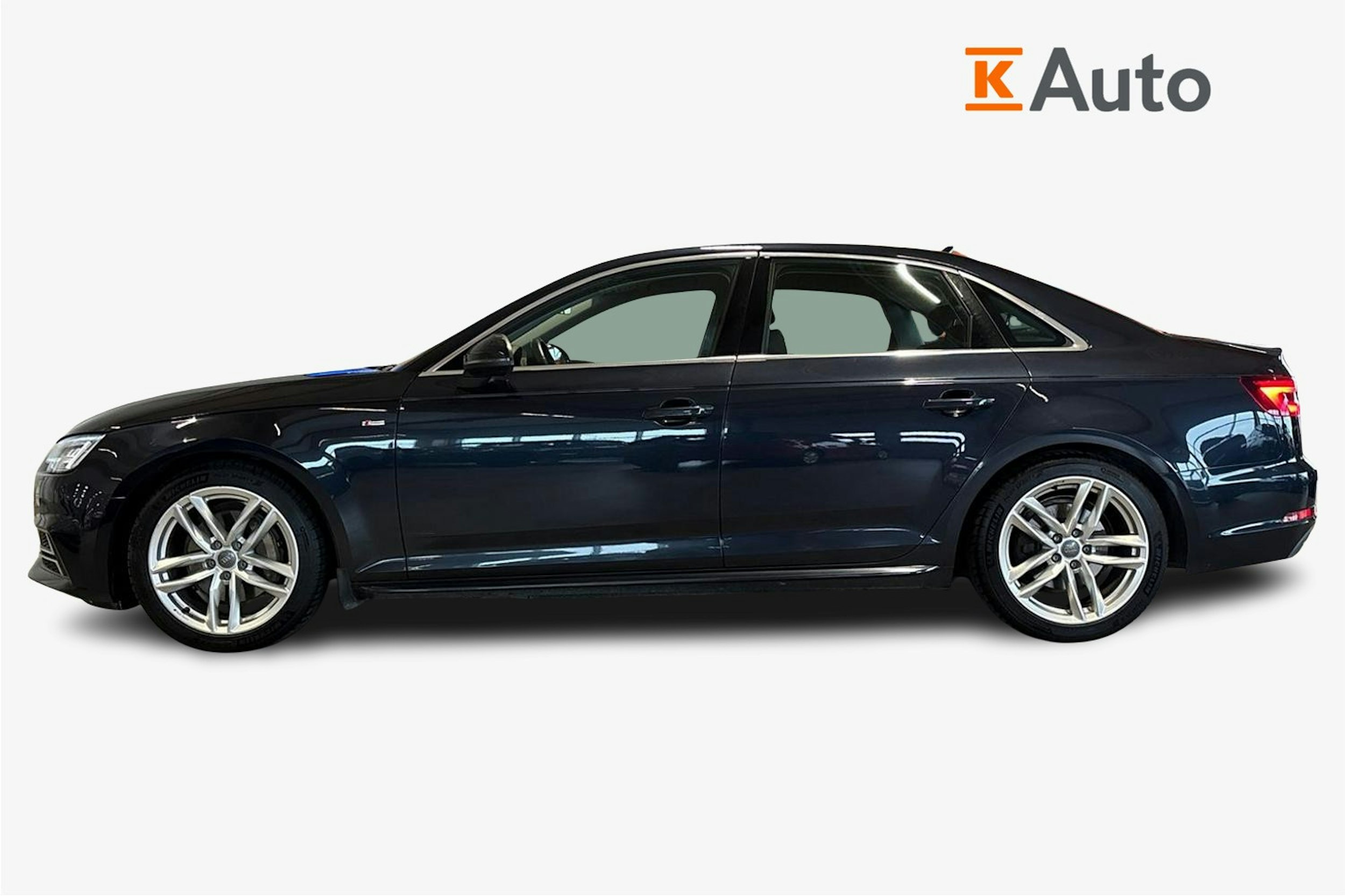 Sininen Audi A4 2018 kuva 5.
