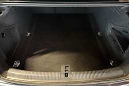 Sininen Audi A4 2018 kuva 16.