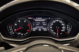 Sininen Audi A4 2018 kuva 20.