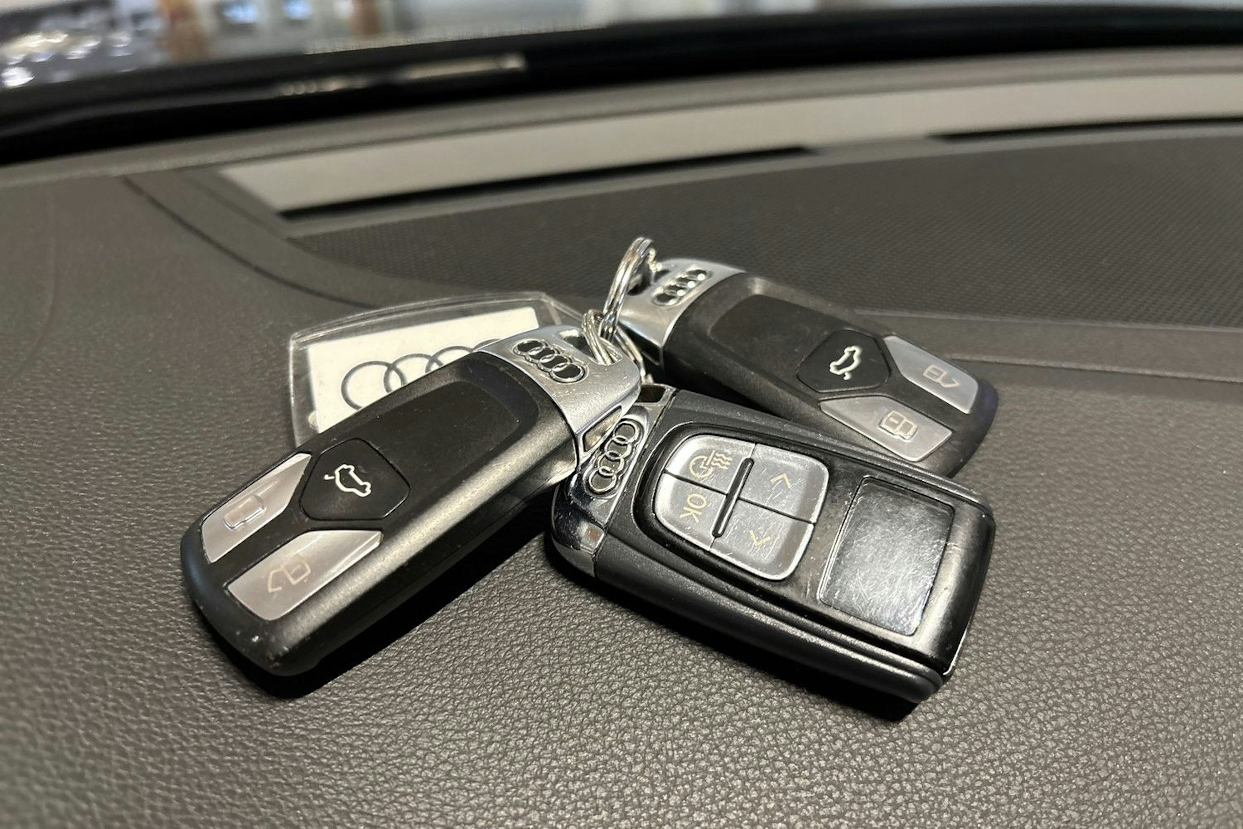 Sininen Audi A4 2018 kuva 29.