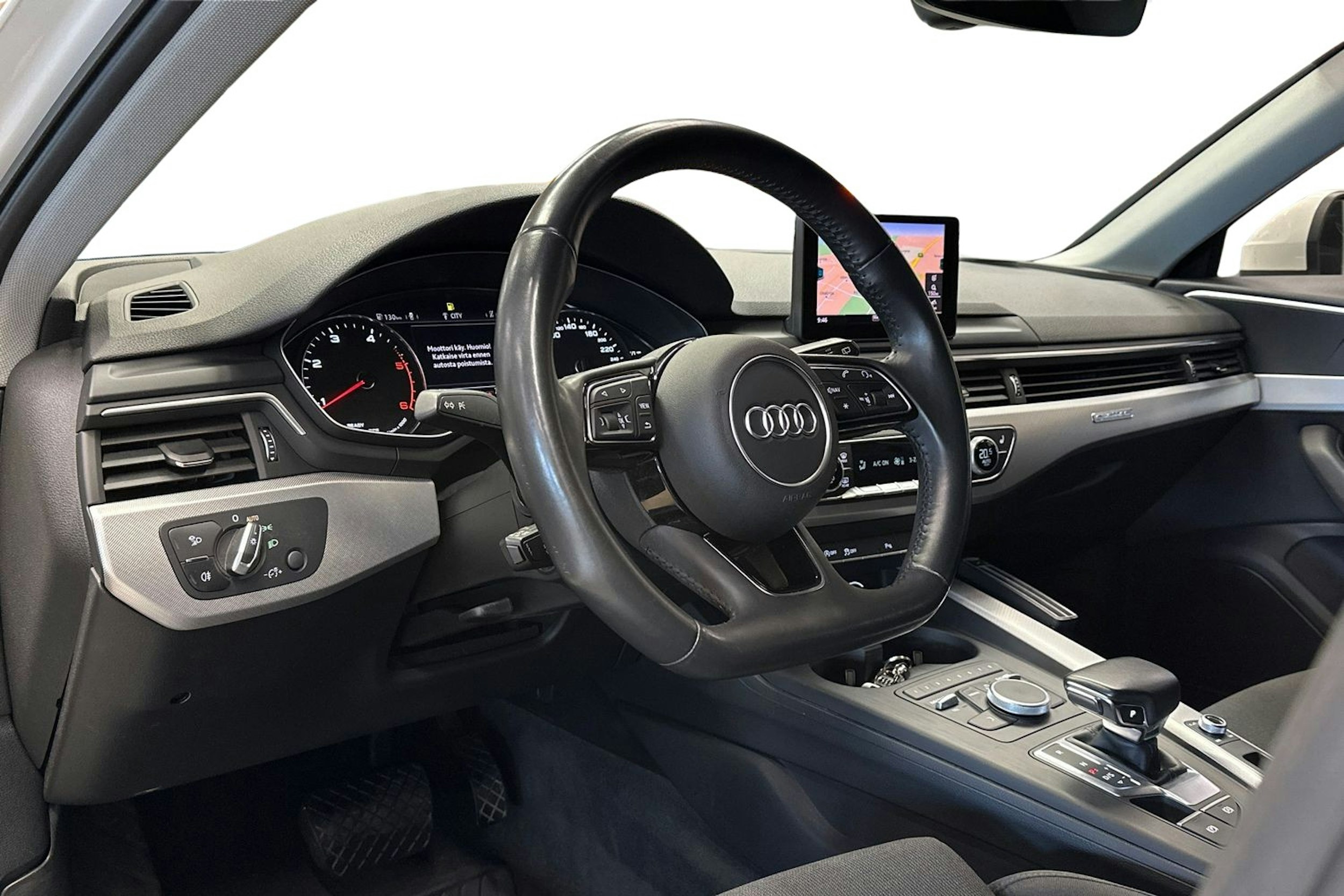 valkoinen Audi A4 2018 kuva 7.