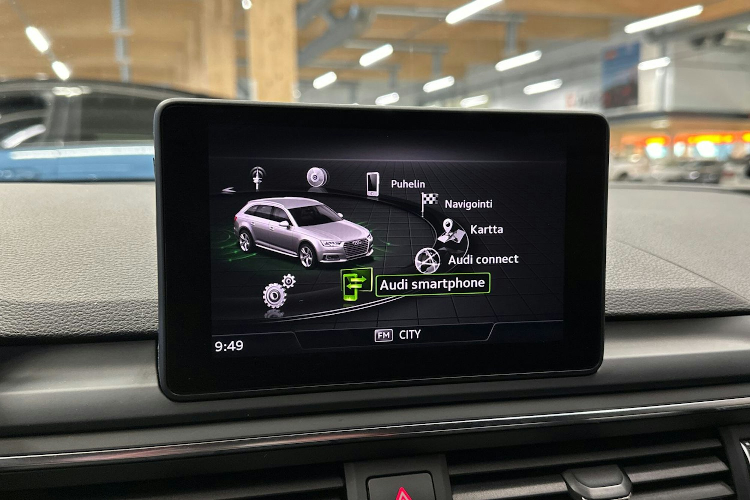 valkoinen Audi A4 2018 kuva 19.