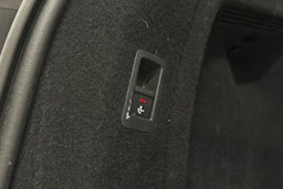 valkoinen Audi A4 2018 kuva 33.