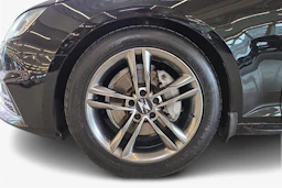 Musta Audi A4 2018 kuva 9.