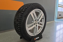 Musta Audi A4 2018 kuva 10.