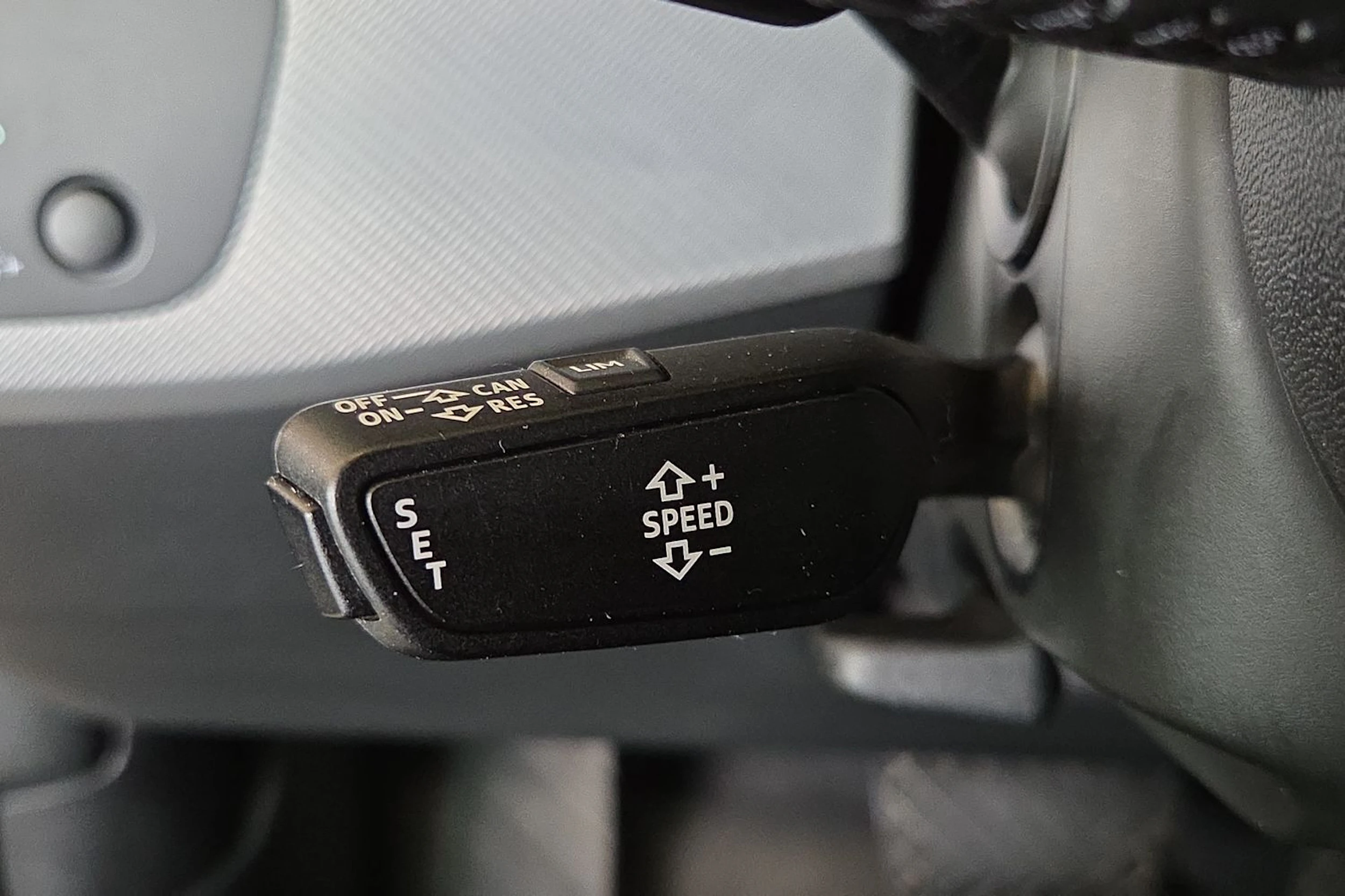 Musta Audi A4 2018 kuva 19.