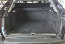 Musta Audi A4 2018 kuva 22.