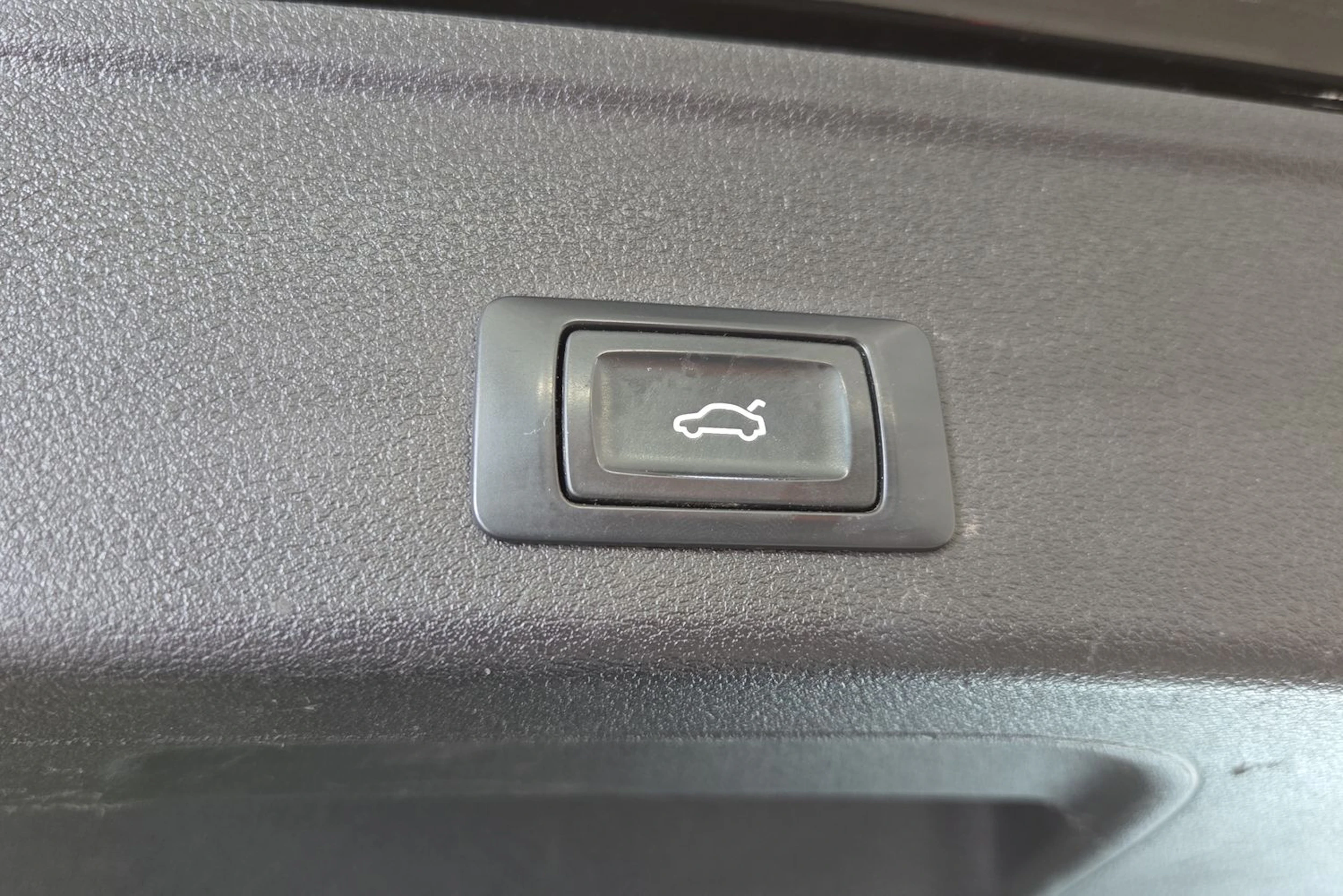 Musta Audi A4 2018 kuva 25.