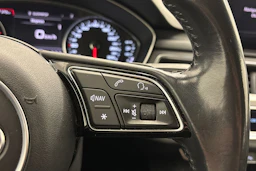 valkoinen Audi A4 2018 kuva 18.