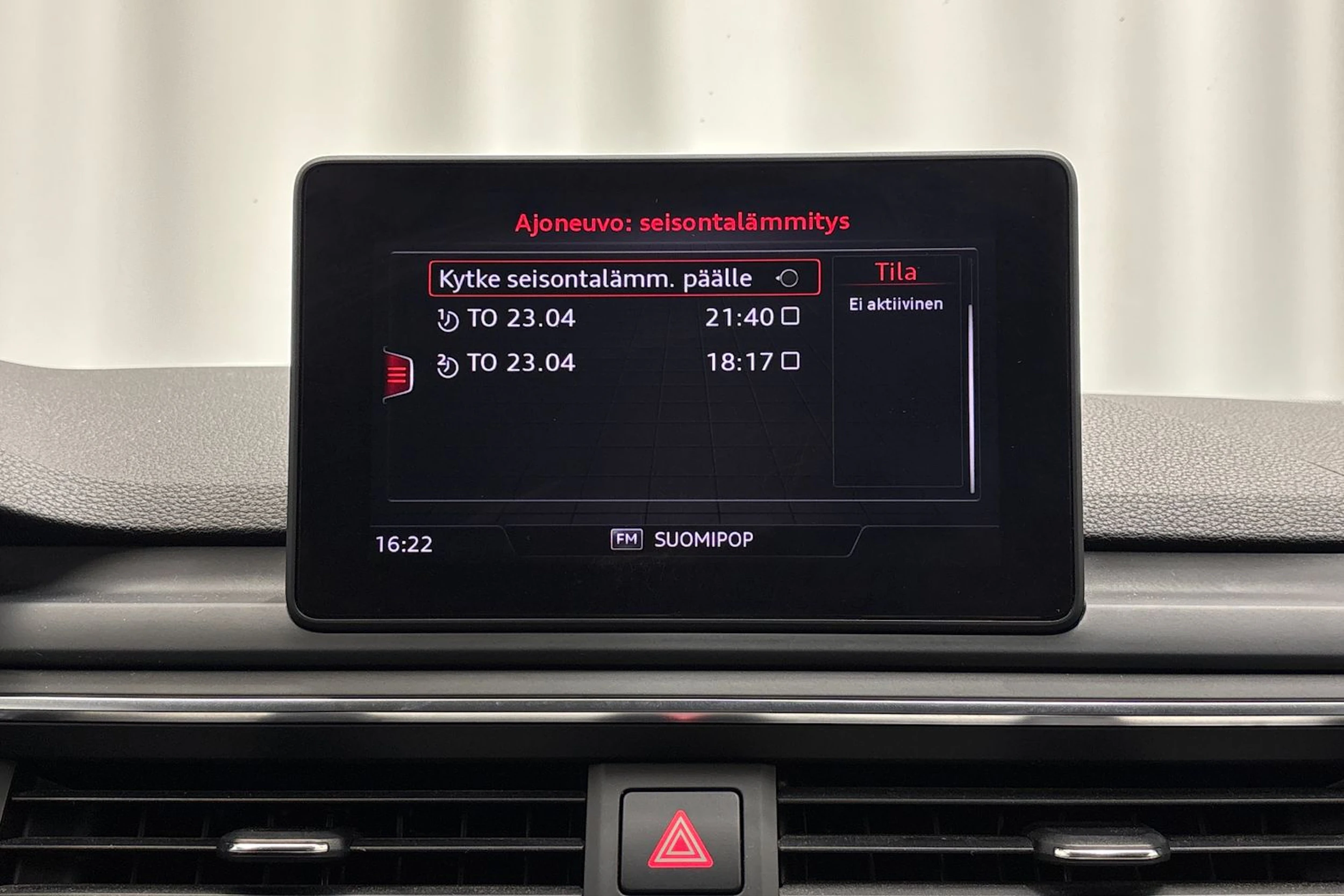 valkoinen Audi A4 2018 kuva 22.