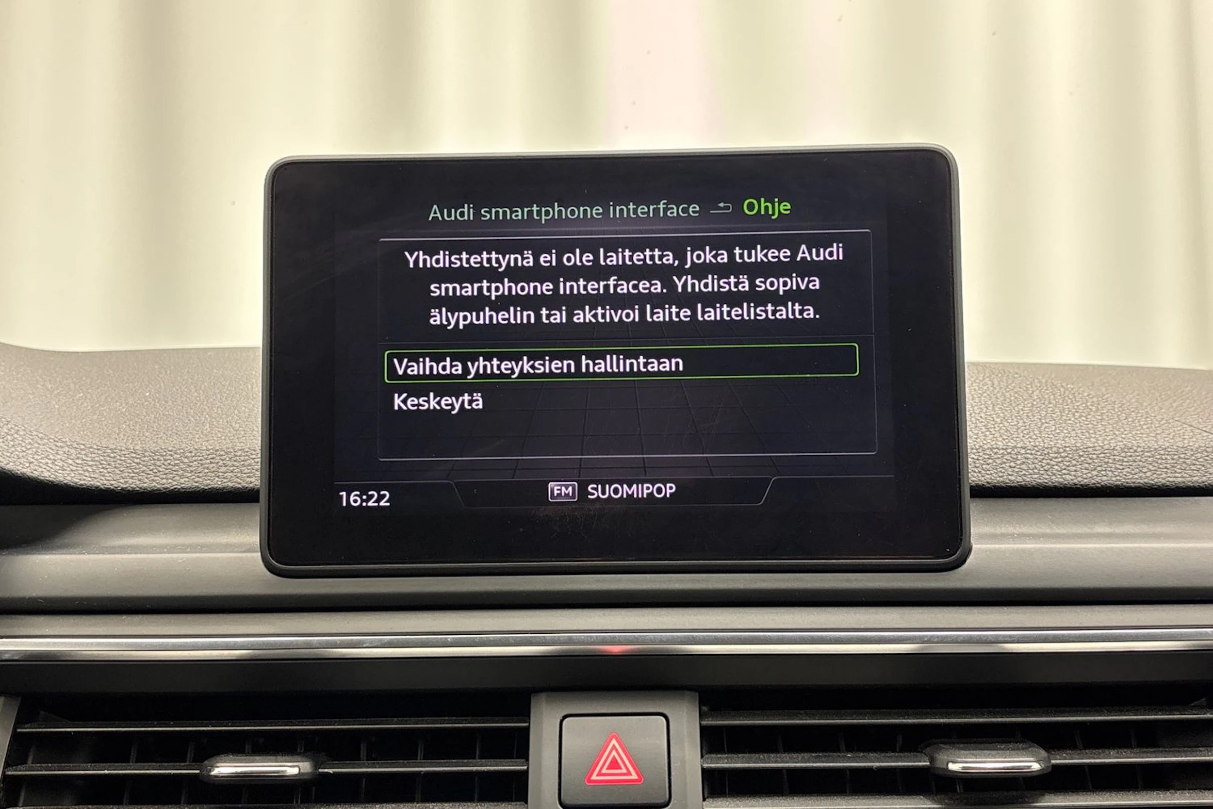 valkoinen Audi A4 2018 kuva 24.