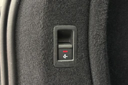 valkoinen Audi A4 2018 kuva 28.