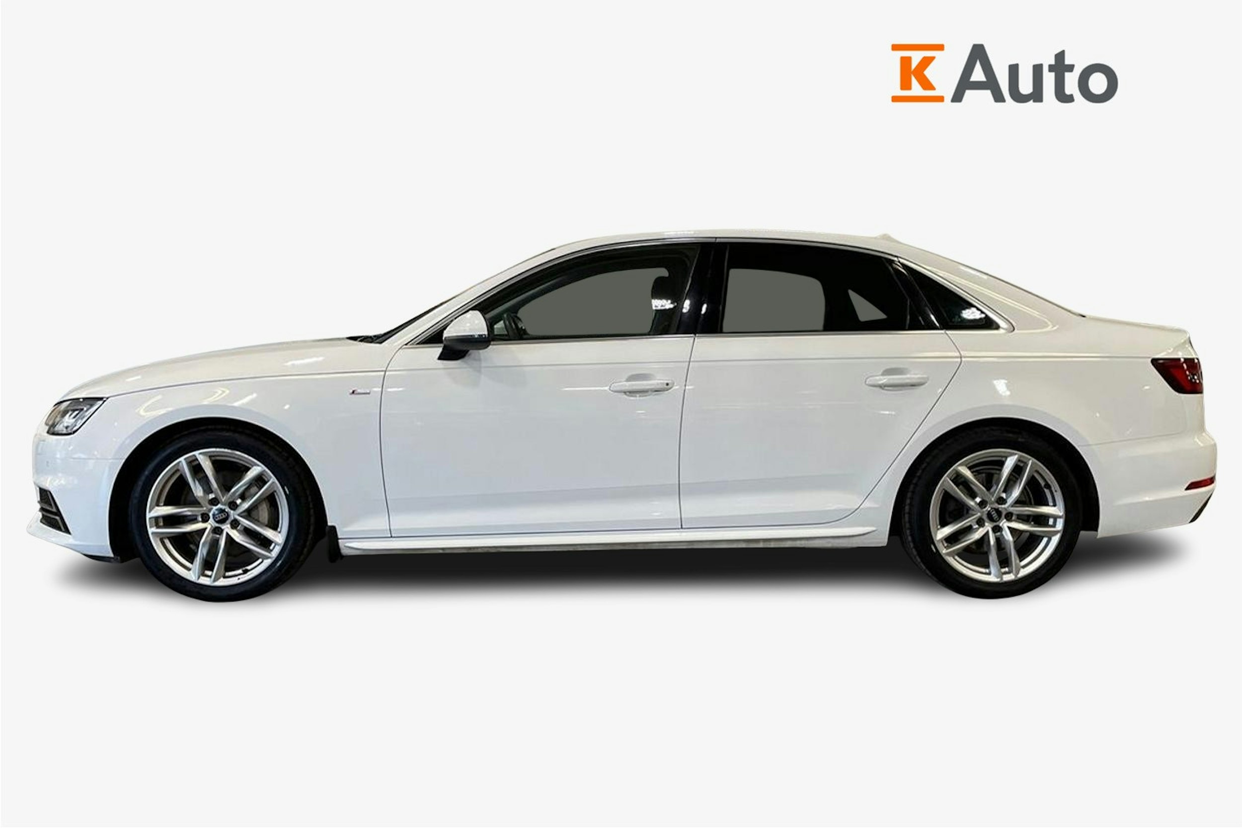 valkoinen Audi A4 2018 kuva 6.