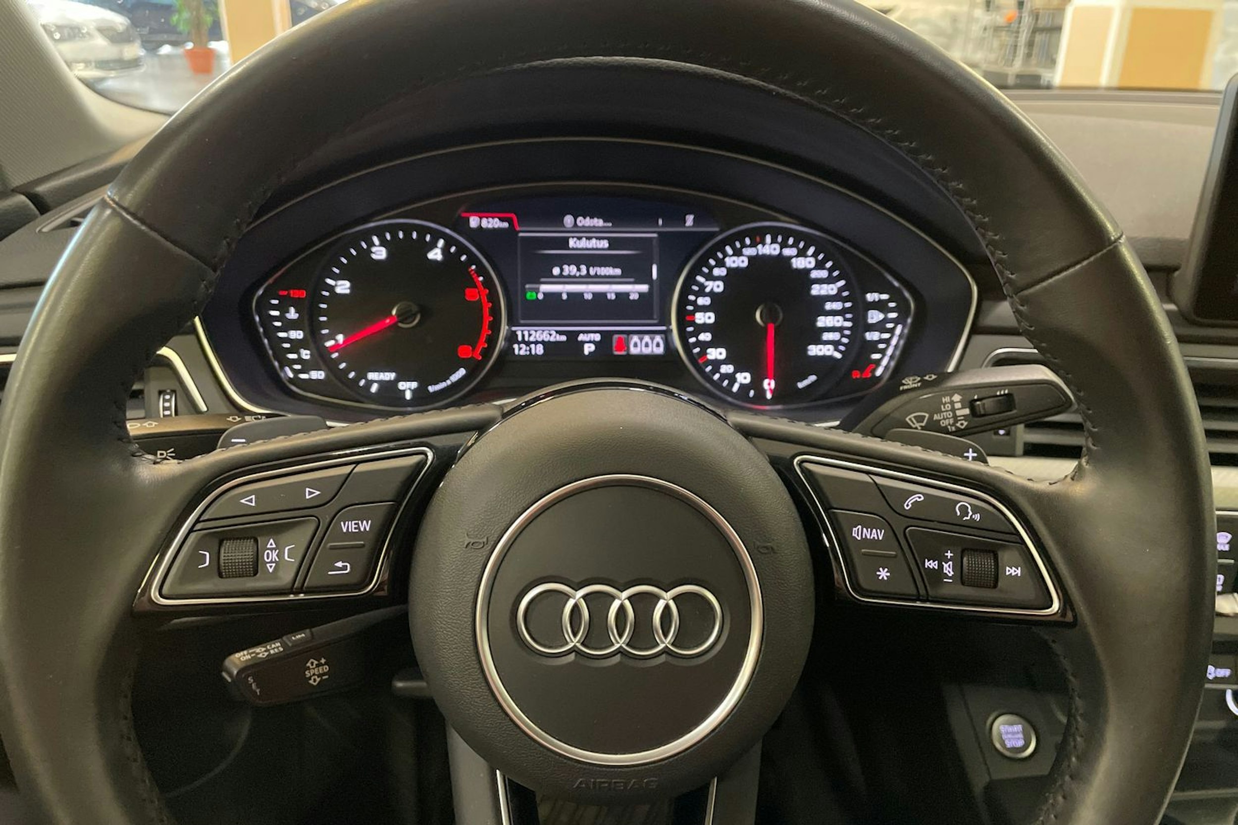 valkoinen Audi A4 2018 kuva 15.