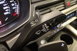 valkoinen Audi A4 2018 kuva 16.