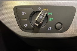 valkoinen Audi A4 2018 kuva 19.