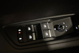 valkoinen Audi A4 2018 kuva 20.