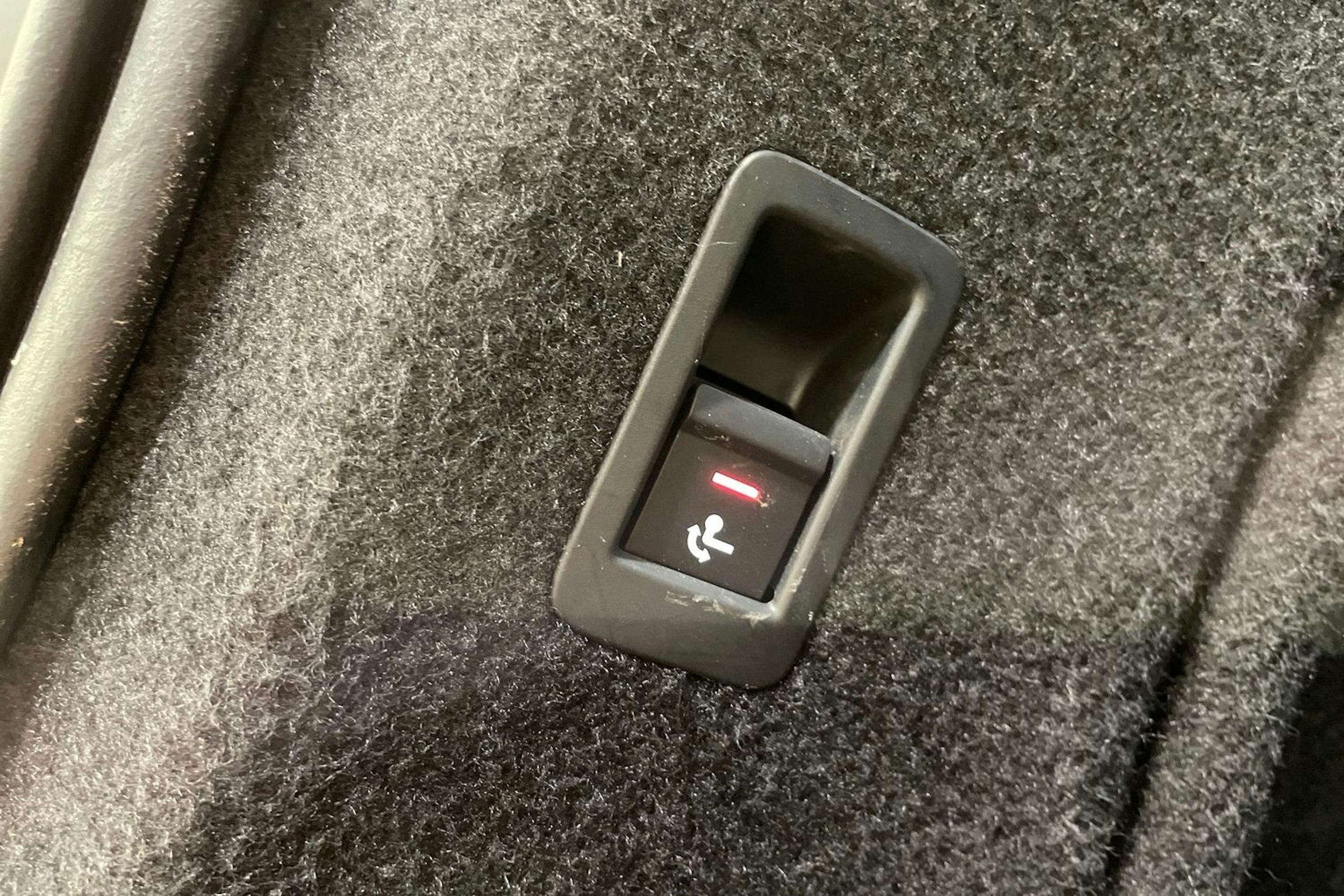 valkoinen Audi A4 2018 kuva 23.