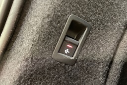 valkoinen Audi A4 2018 kuva 23.