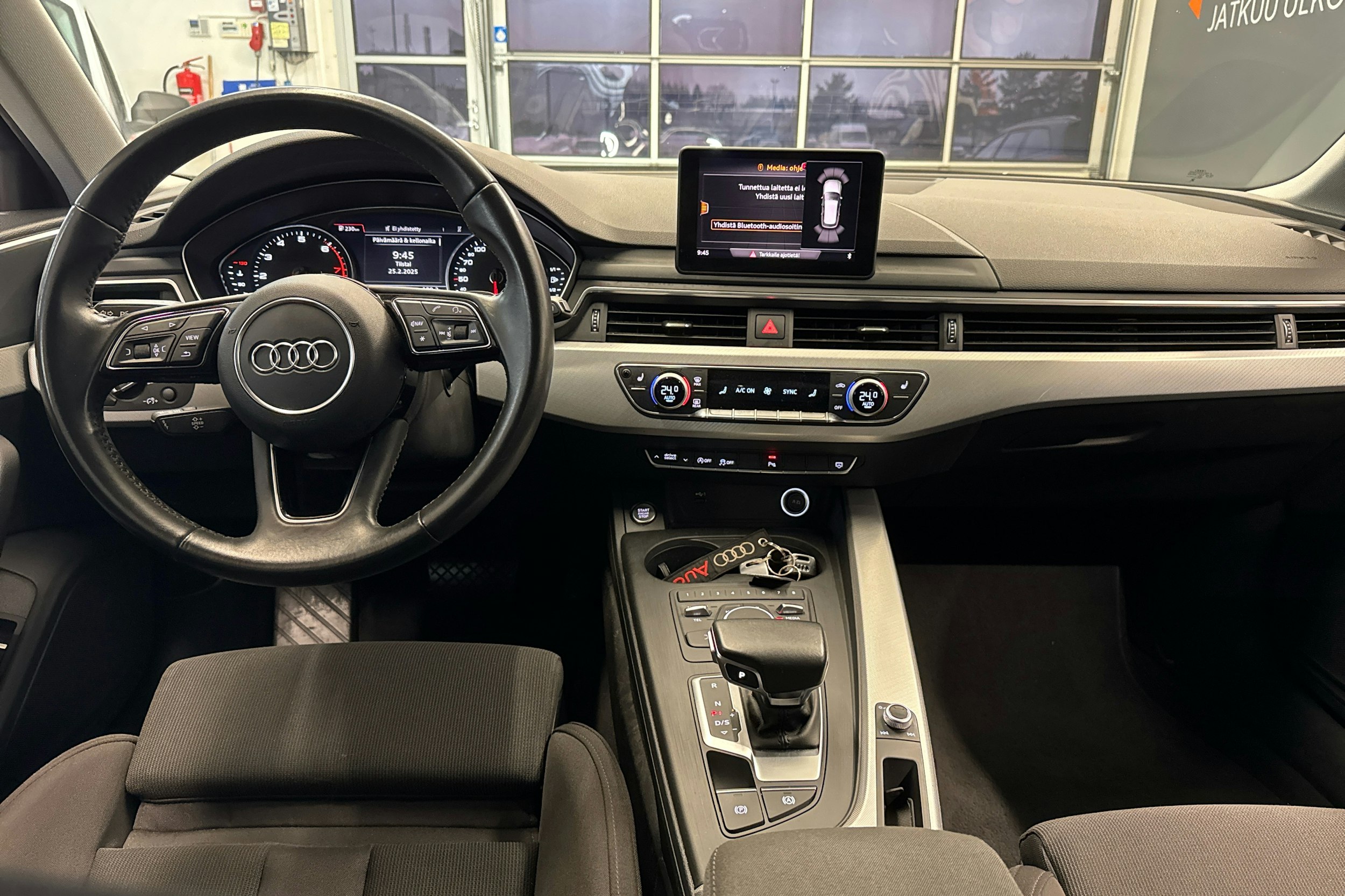 Sininen Audi A4 2018 kuva 7.