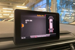 valkoinen Audi A4 2018 kuva 17.