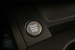 valkoinen Audi A4 2018 kuva 18.