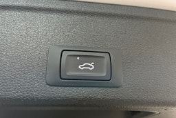 valkoinen Audi A4 2018 kuva 22.