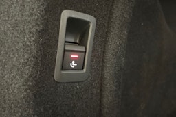 valkoinen Audi A4 2018 kuva 23.