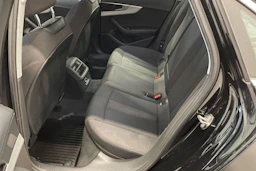 Musta Audi A4 2018 kuva 8.
